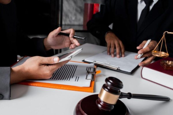 How a car accident lawyer in Denver Investigates Your Case
